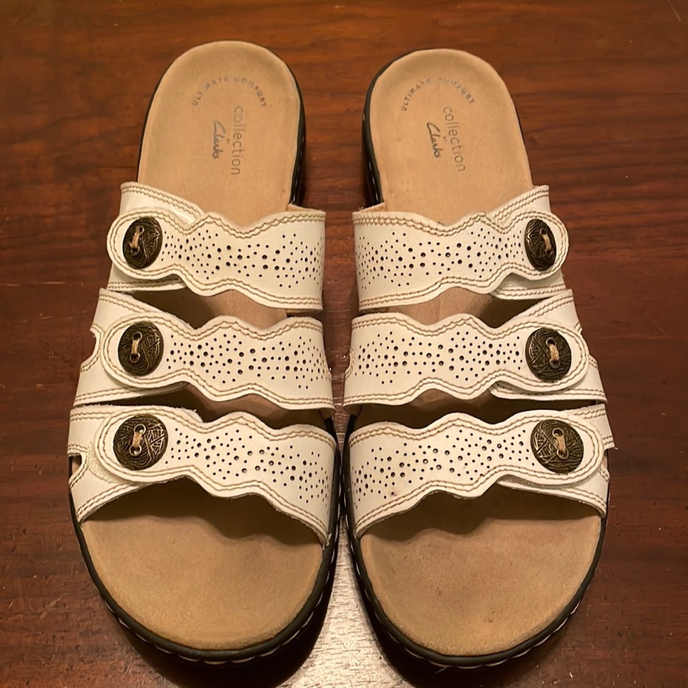 Ultimate Comfort Collection by Clarks Sandals in White